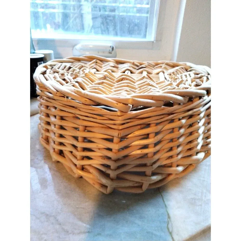 Vintage HEART Bread Basket Weaved Branch‎ Wicker Woven Tray Cottagecore Easter